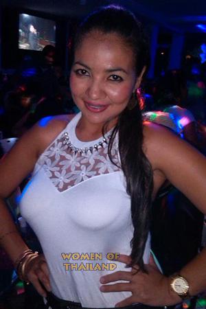 176819 - Laura Age: 39 - Colombia
