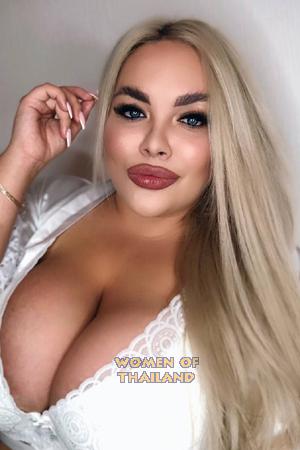 198135 - Arina Age: 26 - Russia