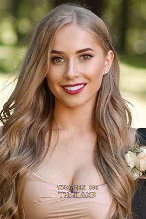 200608 - Julia Age: 22 - Ukraine