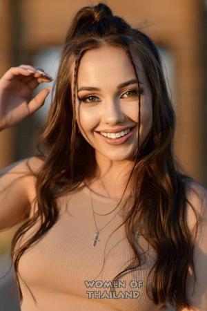 204845 - Alina Age: 23 - Russia