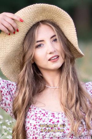 210630 - Oleksandra Age: 25 - Ukraine