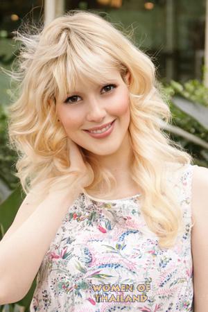 212653 - Gabriela Age: 26 - Brazil