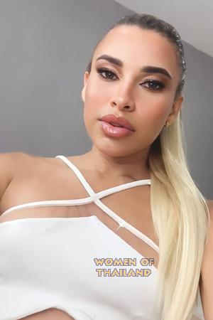 212755 - Camila Age: 26 - Colombia